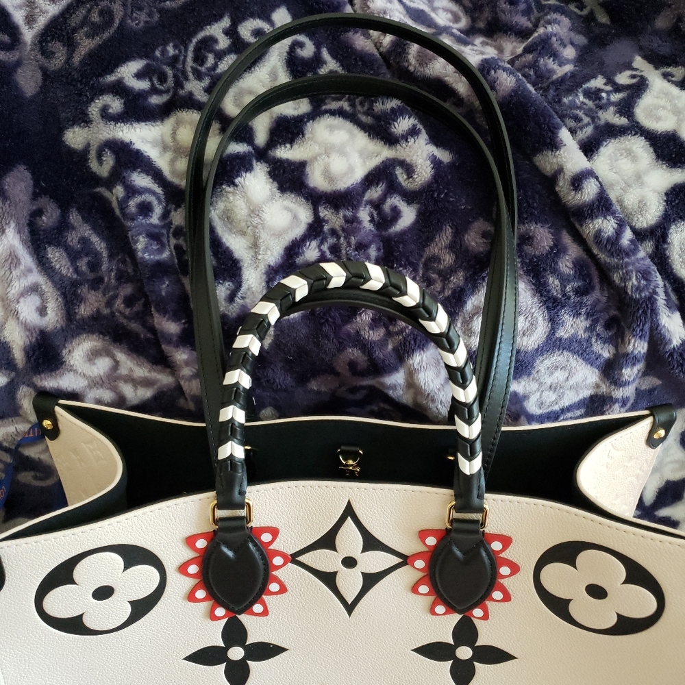 LOUIS VUITTON Crafty Onthego Giant Flower Monogram Ivory Black Bag - Picture 8 of 12